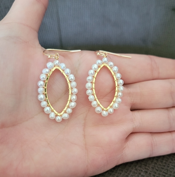 Iris & Lily Freshwater Pearls Earrings - Picture 7 of 9